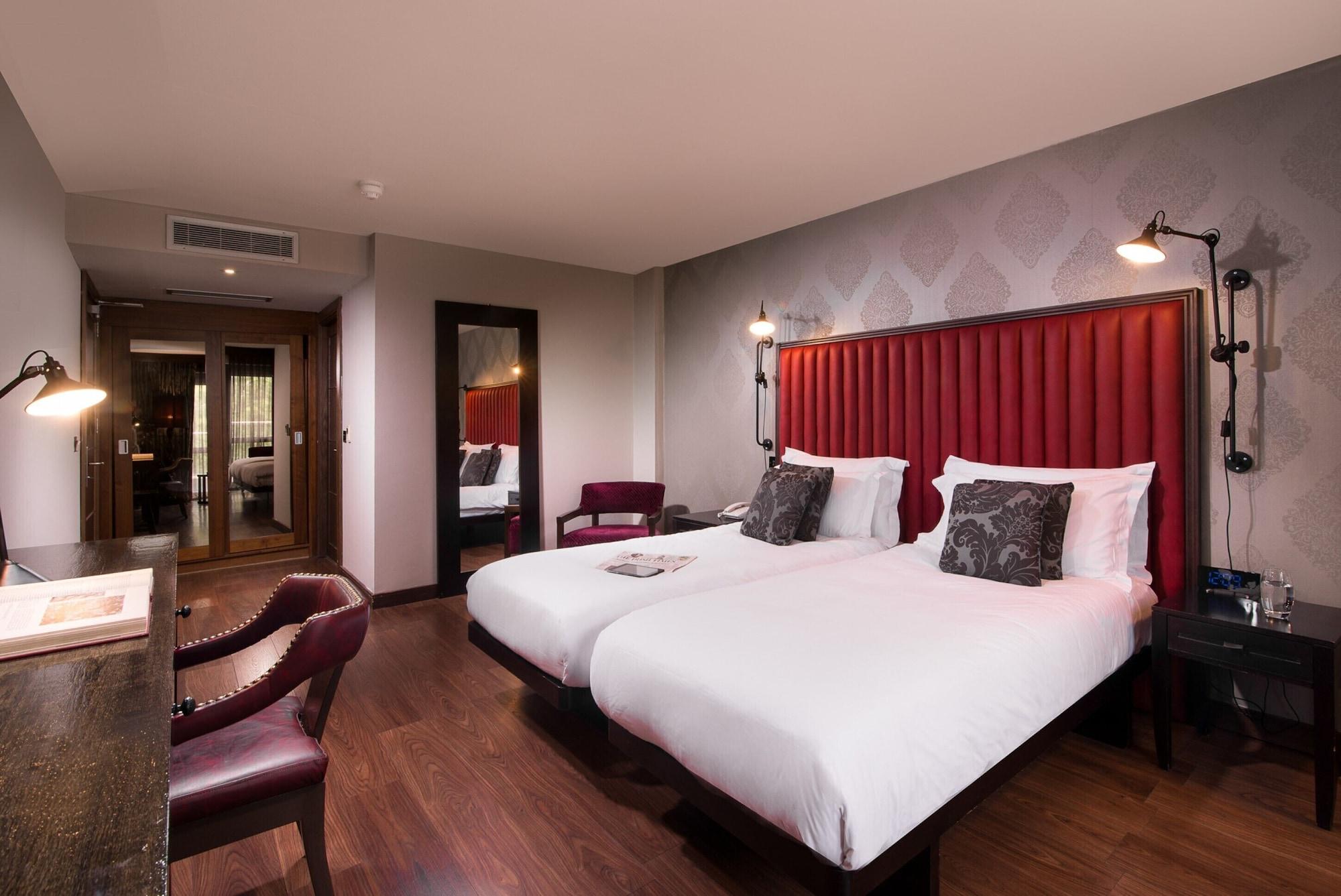The Twelve Hotel بارنا المظهر الخارجي الصورة